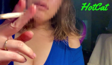 Video of Japan Amateur Girls just Winding Joints and Smoking together