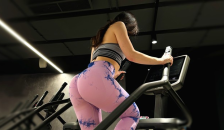 Pick up Fit Pige På Gym Med Grov Hjemme Træning 4k