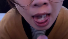 The Glasses Girls do a Handjob and Blowjob using both Hands and Gokkun Plenty of Sperm!