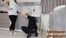 سکس ایرانی با لوله کش حشری جای دستمزد بهش کوس دادم ، داستانی پر از مکالمه فارسی 🤤