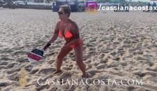 After Playing on the Beach, Cassiana Costa went to the Apartment to Play in the Bath!