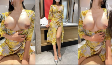 国产战袍少妇酒店开房被猛干的淫叫不停
