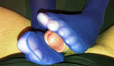 Amateur Footjob #33 Sexy MILF Blue Tights, Ballbusting, Cum on Legs!!!